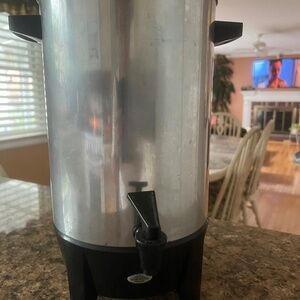 Coffee urn